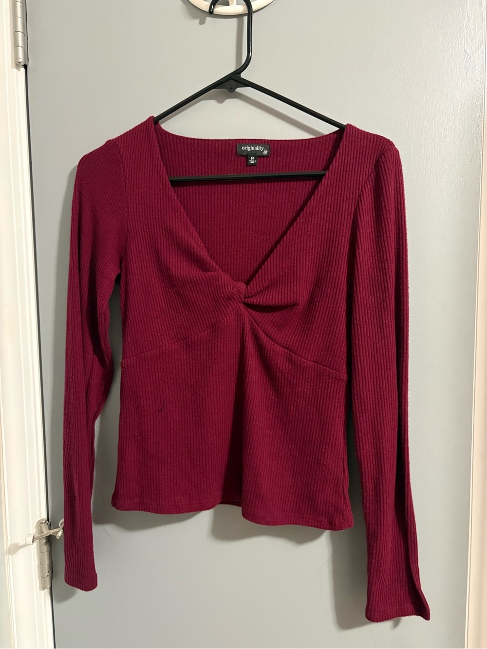 Originality Women's Ribbed Twist-Front Long Sleeve Top - Burgundy